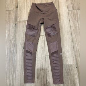alo yoga leggings